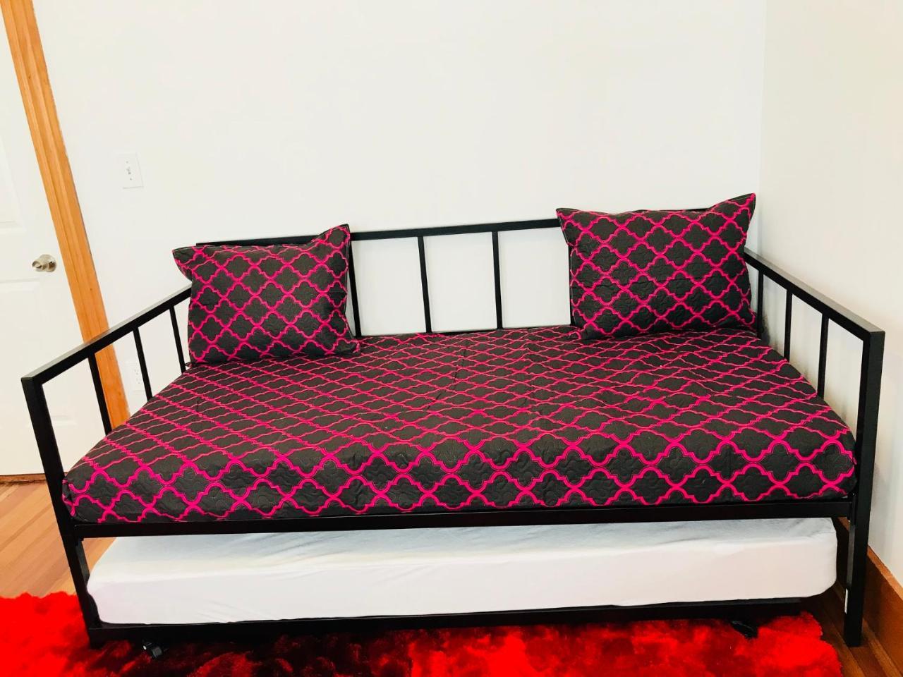 Boston Lodge And Suites ภายนอก รูปภาพ